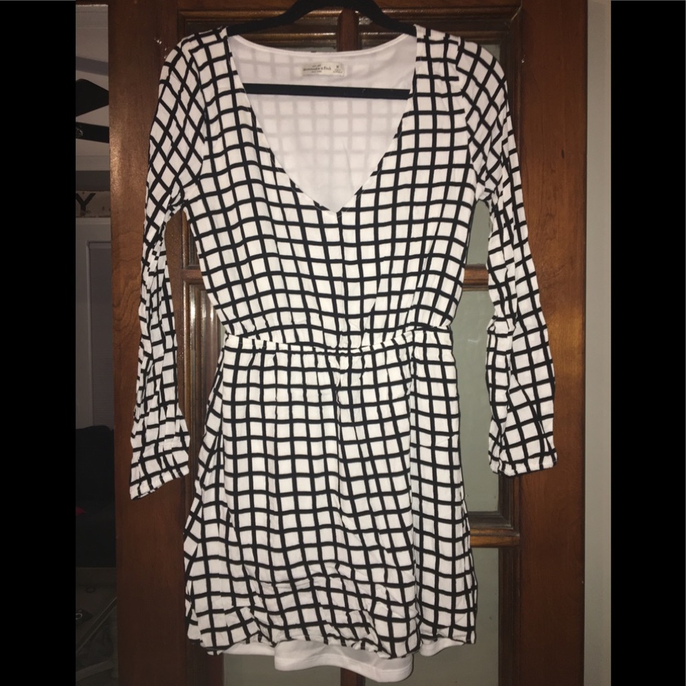 Abercrombie grid pattern black and white dress